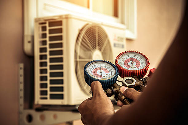 Professional Hvac technician working in Harrisburg, PA